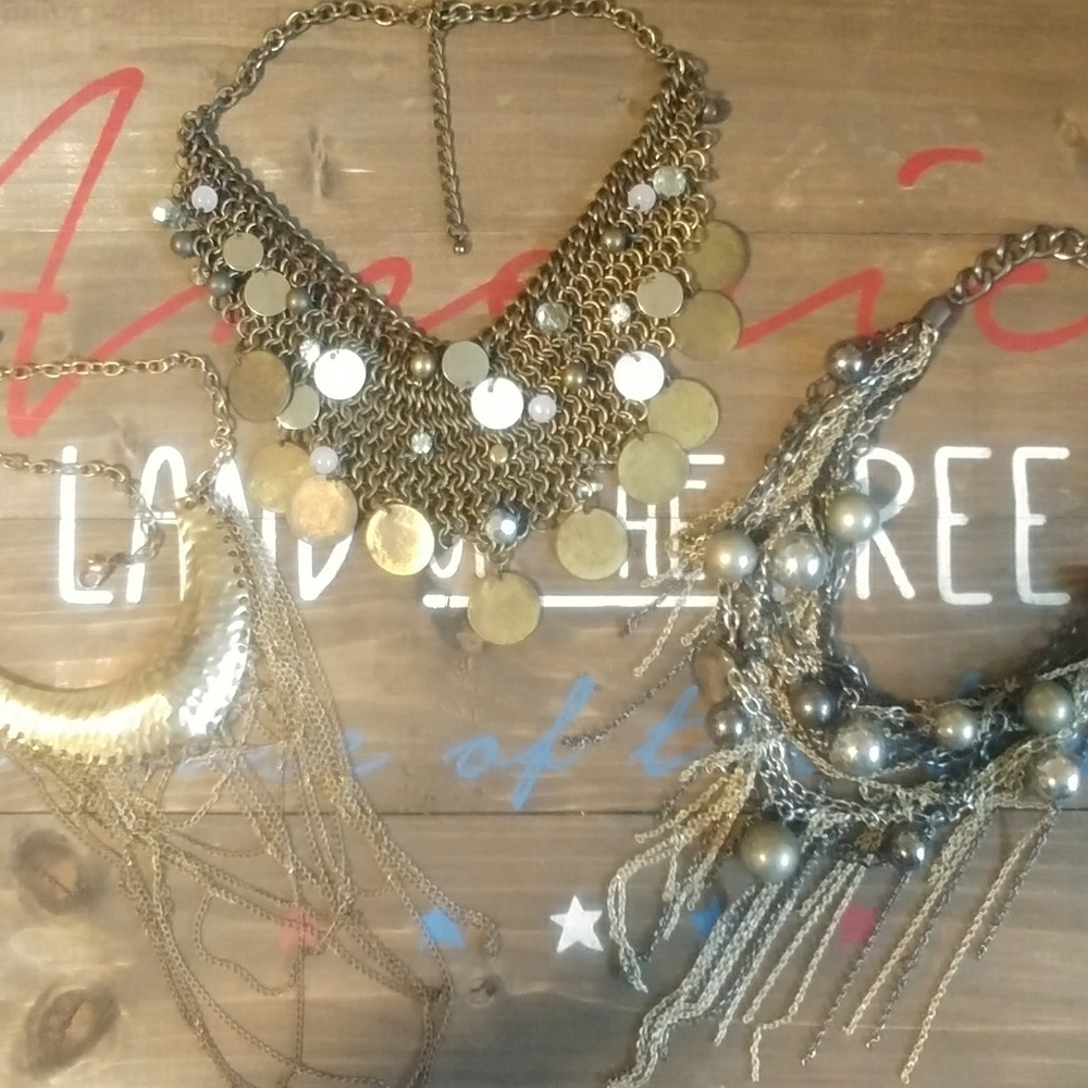 3 UNIQUE NECKLACES
